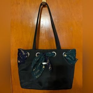 Handbag with interchanging scarf